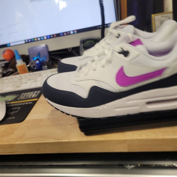 nike airmax 1 7y/8.5 w